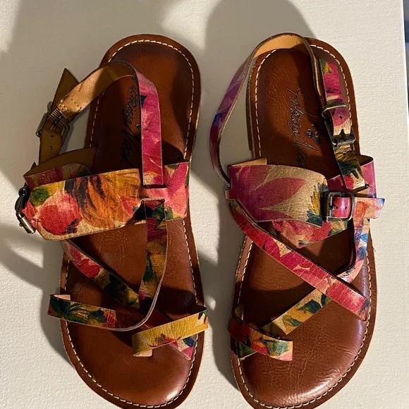 Patricia Nash Vibrant Floral Strappy Sandals - Picture 2 of 6